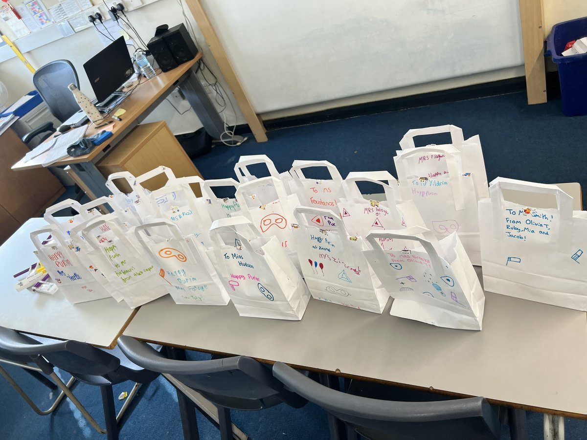 Davenant School tweet media