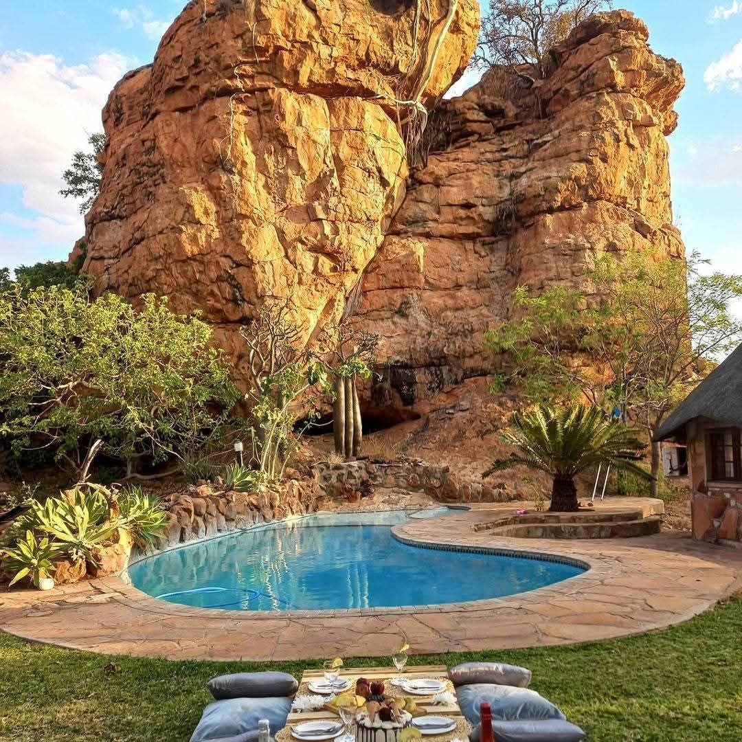 golimpopo's tweet photo. Mapungubwe National Park | Musina 

Explore the Confluence Decks, Go on a game drive, visit the museum, take a World Heritage site walk,  relax by the pool, or go bird watching. https://t.co/WiEDWh1ABa 

https://t.co/te9pRzr0vA 
#limpoporeimagined
#golimpopo | #Moretoenjoy https://t.co/na9L05VE1a