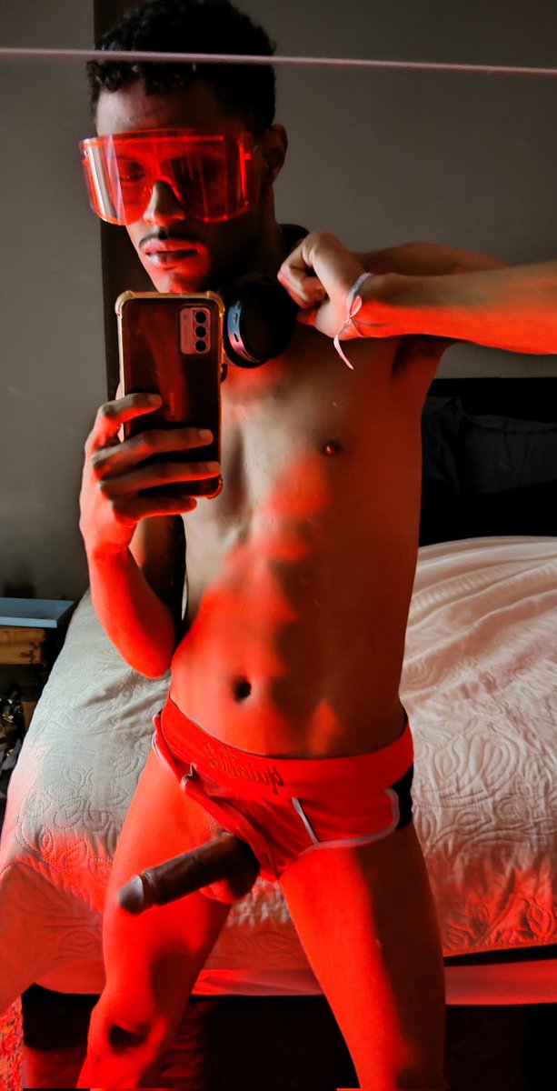 leoxsanches's tweet photo. Frente e verso 🔃😈🍆🍑 https://t.co/24YoTkqn83
