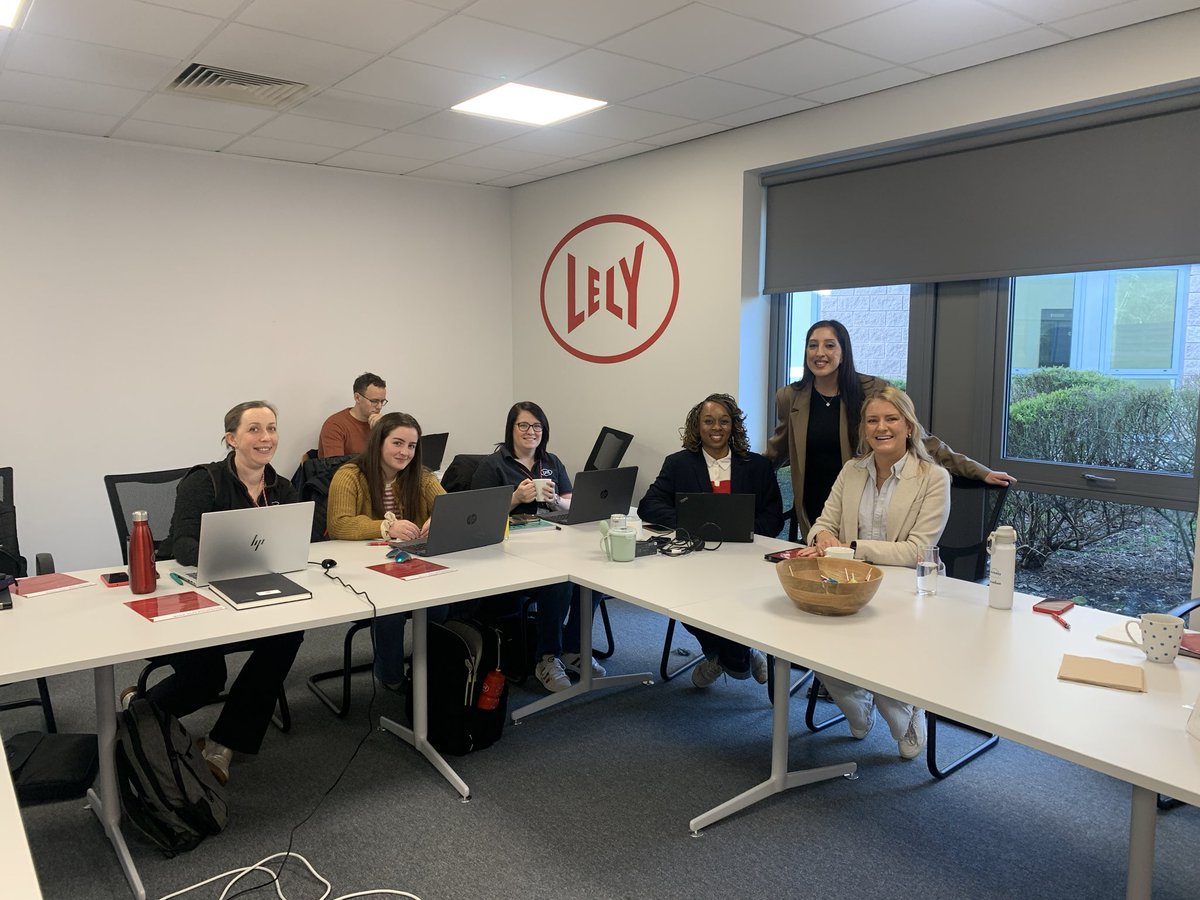 Clare Rowson tweet media