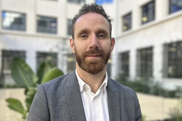 🚨🇫🇷 ALERTE INFO !

UN CADRE DE RENAISSANCE EN GAV POUR AGRESSION SEXUELLE SUR UN JEUNE HOMME DE 19 ANS 

Maxime Boudet, 33 ans, porte-parole du parti Renaissance à Marseille et candidat sur la liste de Martine Vassal (divers droite) aux municipales, a été placé en GAV pour