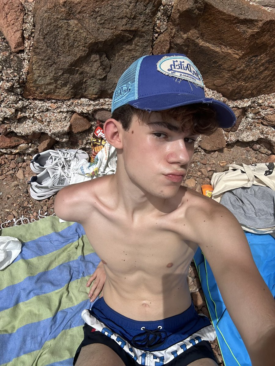 zsombi 🩵 tweet media