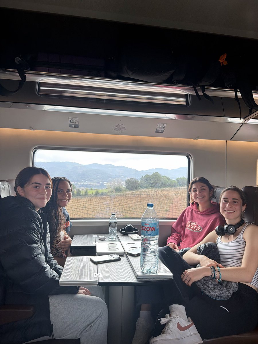 MercerWSoccer's tweet image. Day 5 travel 🚄🏞️💘 (1/2)

#GOBEARS | #MUWS | #Spain