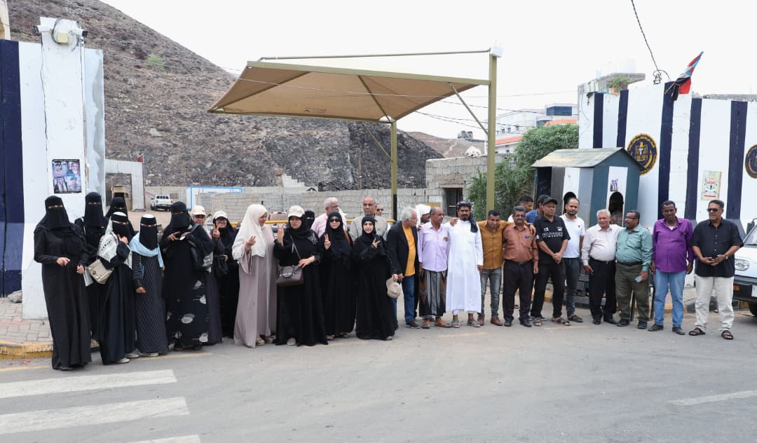 STCSouthArabia's tweet photo. لليوم الحادي عشر على التوالي.. الأمانة العامة تواصل وقفتها الاحتجاجية أمام مقر عملها بالعاصمة عدن
https://t.co/4JnnnfSC4D https://t.co/6VkbatyRsD
