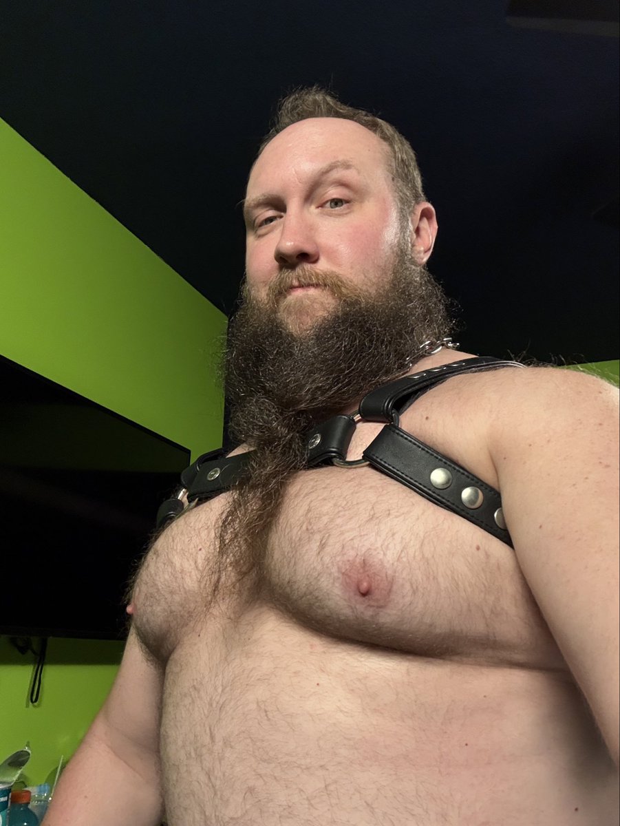 zatchybear's tweet photo. Who’s ready to Get Lucky at Bear Night this Friday at The Leather Stallion Saloon in Cleveland?! Come grab a drink, dance to great music by DJ JoJo, and be entertained by me and the rest of our featured dancers all night long! 🐻🌈☘️ https://t.co/UHlhp8cK51