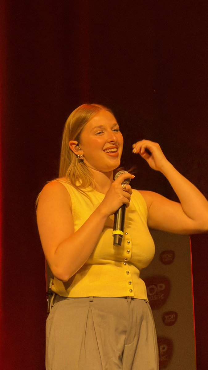 est-ce qu’on est belle comme ça même ? 
#HELENABAILLY