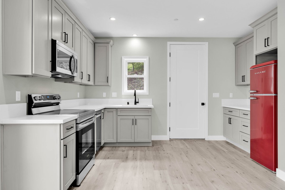 Roof and Realm tweet media