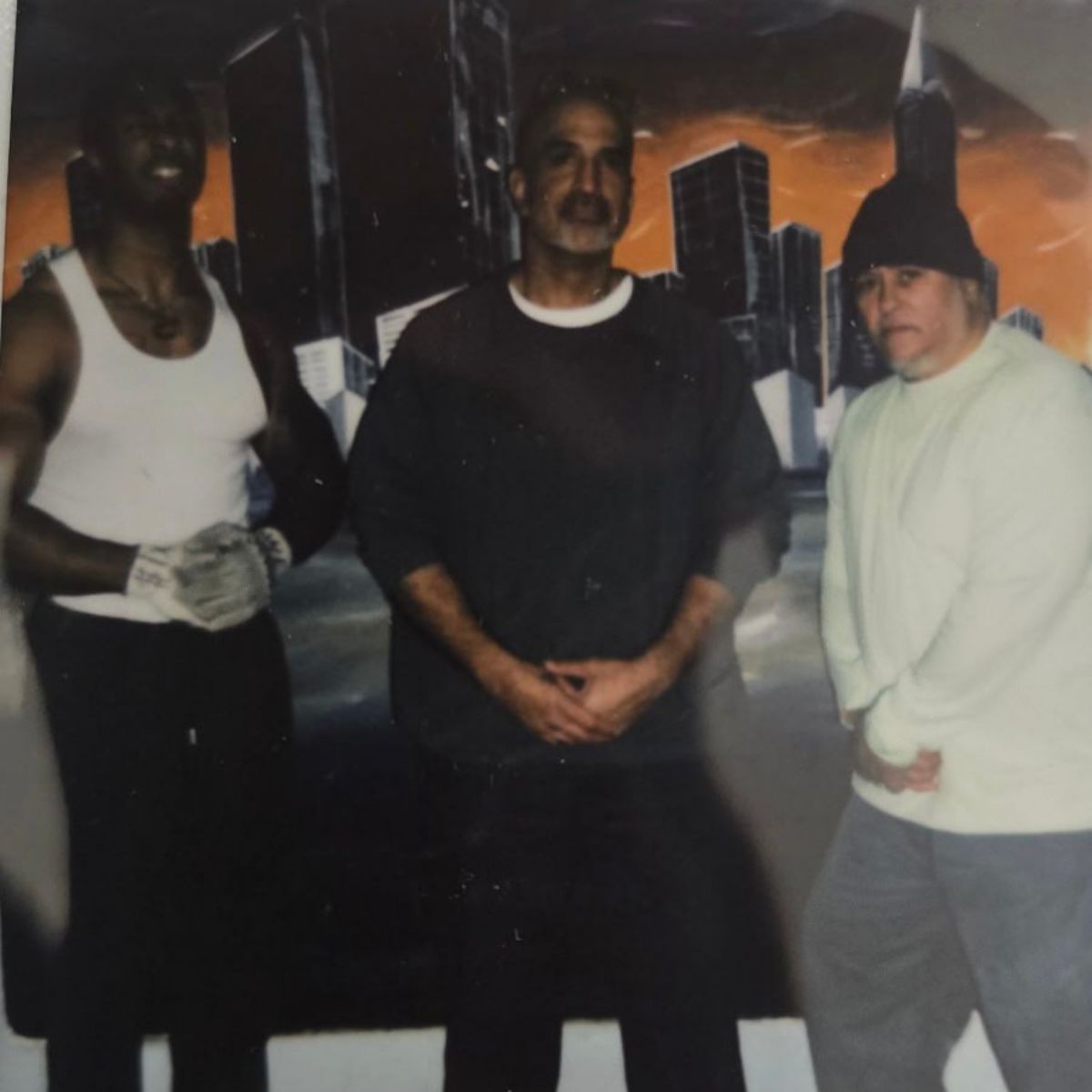 BlueBoyChron's tweet photo. In this photo: Jungle (Rolling 60’s Reaper – L.I.), JR, and BlueBoy.
A moment in time. Real history, real people, real stories.

#BlueBoyChronicles #BlueBoy #Jungle #Santiago #StreetHistory #NYCStories #Elmira https://t.co/8jwTJJm1FR