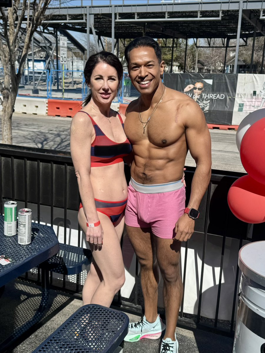 svallo2001's tweet photo. A few weekends ago, I did something completely out of my comfort zone…I ran the Dallas Cupid’s Undie Run 
Yes — that meant running down a busy city street in my underwear along with several other brave (and slightly cold) participants. It was definitely a little wild… and fun! https://t.co/r4FZNgzREm