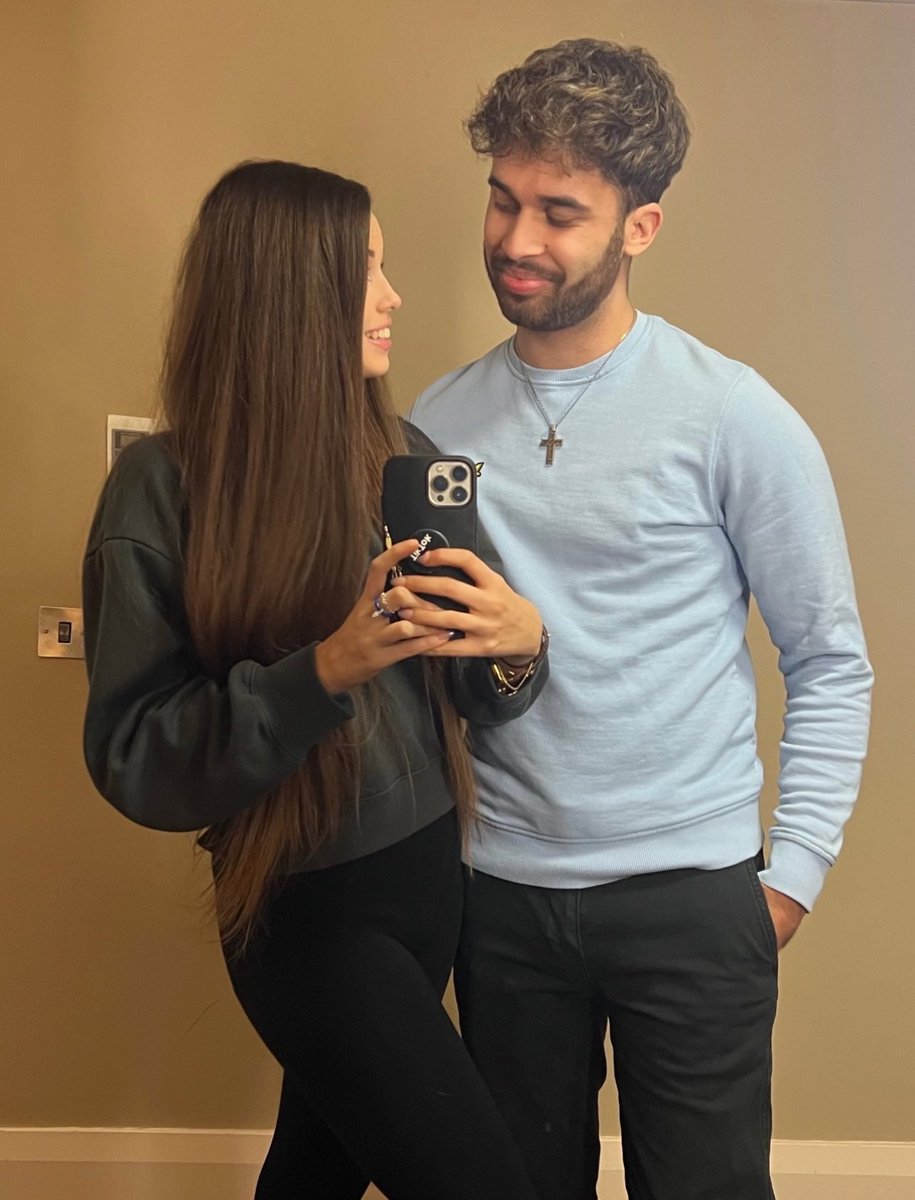 Ashley Eleanor tweet media