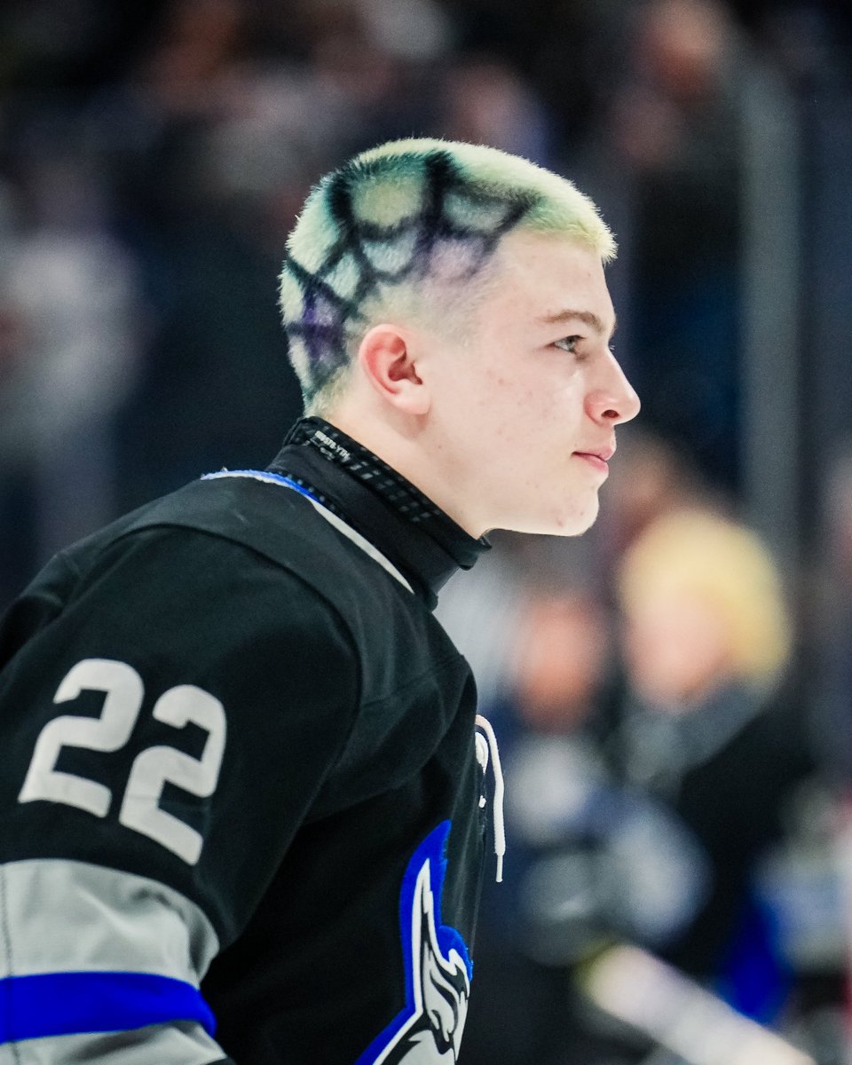 WarroadHockeyCo's tweet photo. HOLY HAIR🔥🔥🔥🔥 @MSHSL https://t.co/QYZNL1HTlB