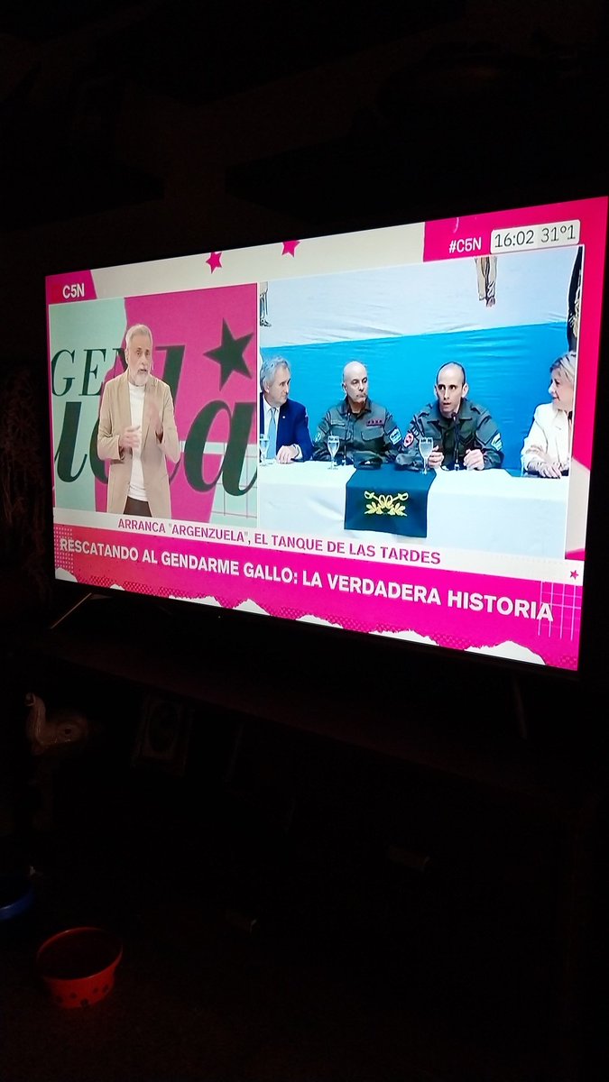 No es víctima, ni Perejil.  Es un desagradecido . Pero que pretender de un gendarme flojo de papeles.  #C5N