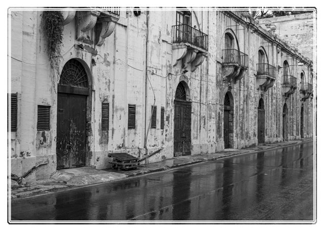 photos_dsmith's tweet image. An old #street built into the #defensive #walls of #Valletta #Malta. #Localpeople have run #businesses from these #wooden #lockups serving the #harbour and the #localeconomy #socialphotography #streetphotography #ThePhotoHour #pictureoftheday see more at darrensmith.org.uk