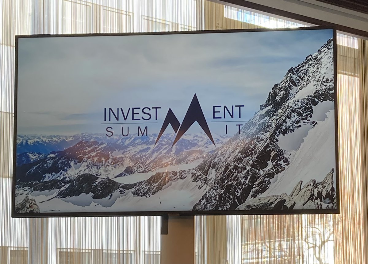 Papamicha007's tweet photo. Heute beim #InvestmentSummit in #Stuttgart mit #Gané #ProfitlichSchmidlin und #Loys, sehr gut besucht - der Kapitalmarkt sucht neue Ideen. https://t.co/beaW1LcN1k