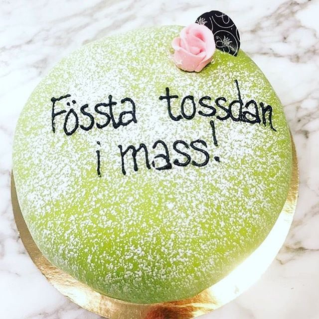 Zedrick76's tweet photo. @EkonomiGabriel Jag vet vad det är för tårtor 😁 https://t.co/EKeASLBPUc
