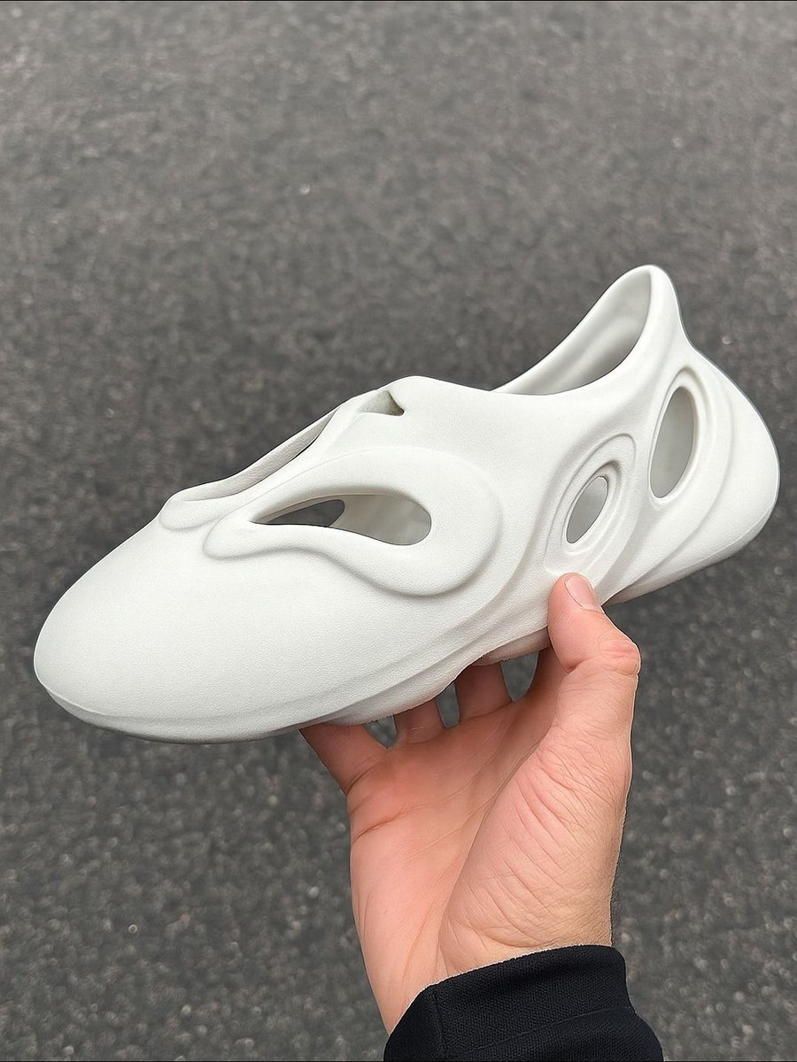 YEEZY SCREAM RUNNER by SaffyCreatives