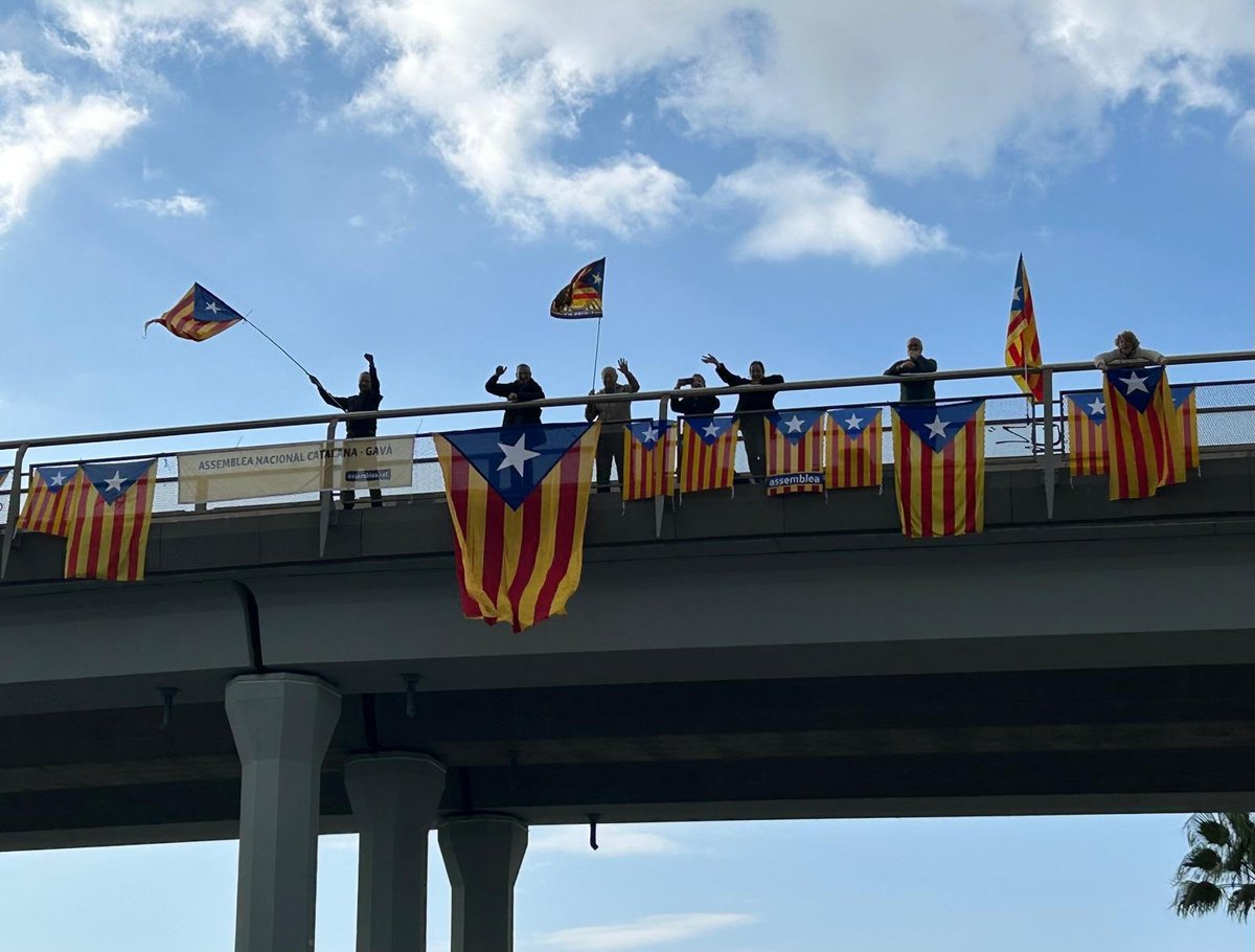 🚗 #Gavà – Ens vam fer veure al Ral·li! Aquest diumenge 1 de març es va celebrar la 68a edició del Ral·li Internacional de Cotxes d’Època Barcelona - Sitges i, des de fa més d'una dècada, el voluntariat de la territorial de Gavà no hi falta.