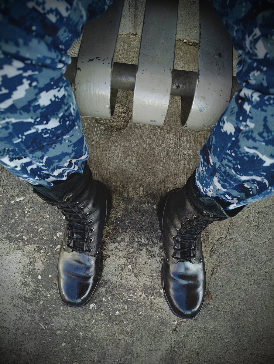ALANDZUL's tweet photo. 🪖🌊🎖️ #military #militaryboots #navy #botasmilitares #dzulhaus https://t.co/jazbu1hGoy