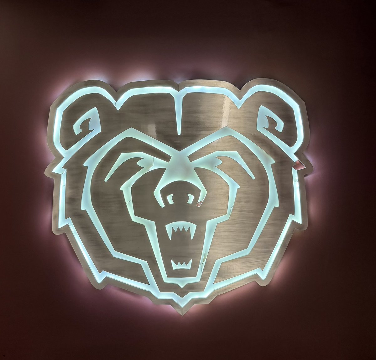 ericlandreth1's tweet photo. Exciting time to be a BEAR! @MoStateFootball https://t.co/8EoyZj6GeF