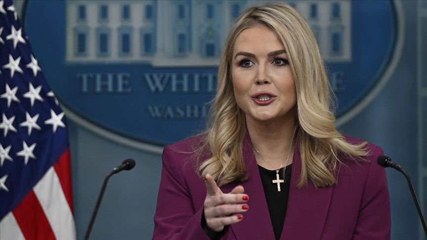 ConflictTR's tweet photo. 🔴 Beyaz Saray Sözcüsü Leavitt:

"Başkan Trump Kuzey Irak’taki üssümüzle ilgili Kürt liderlerle görüştü.

Ancak Trump’ın herhangi bir grubu silahlandırmayı kabul ettiğine dair haberler tamamen yanlış." https://t.co/GEYBxS7sEl