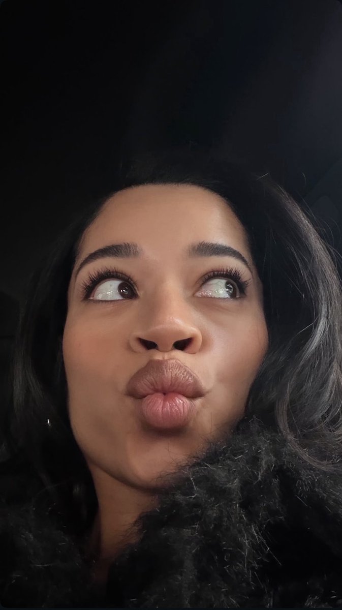 wavecheckers's tweet photo. Ella Mai 👀 https://t.co/pyObGaTpo8