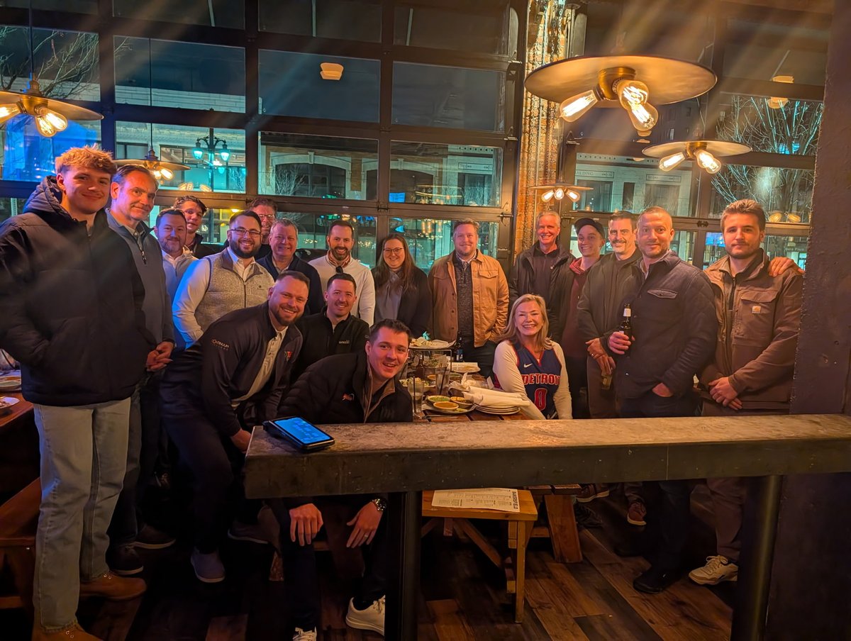 DetroitCFMA's tweet photo. 🏀 Great night with CFMA Metro Detroit!

We look forward to seeing you at the next CFMA Metro Detroit event!

#CFMA #CFMAMetroDetroit https://t.co/6lVo0DyfJR