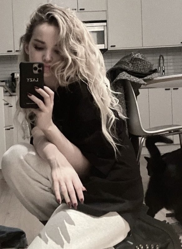 eat me 🌸 tweet media