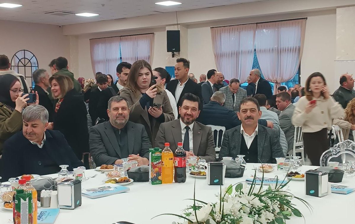 hcizmelioglu's tweet photo. AK Parti Eskişehir İl Başkanlığımız tarafından düzenlenen Teşkilat Vefa İftarı’nda, geçmişten bugüne partimize emek veren teşkilat mensuplarımızla aynı sofrada buluştuk. 

Bu anlamlı buluşmada emeği olan Teşkilatımıza ve gönül soframızı paylaşan tüm dava arkadaşlarımıza teşekkür ediyorum.