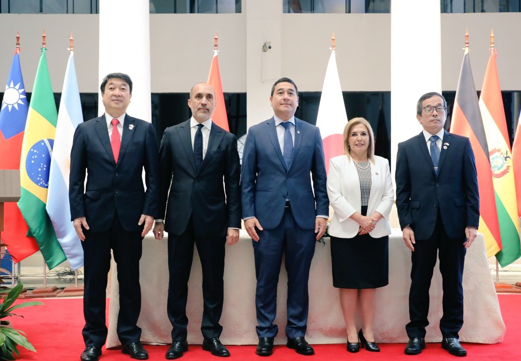 mreparaguay's tweet photo. Presentan agenda oficial por los 90 años de la inmigración japonesa al Paraguay.

➡️ https://t.co/r9ZDOfmFI4 https://t.co/hqXT9Adstn