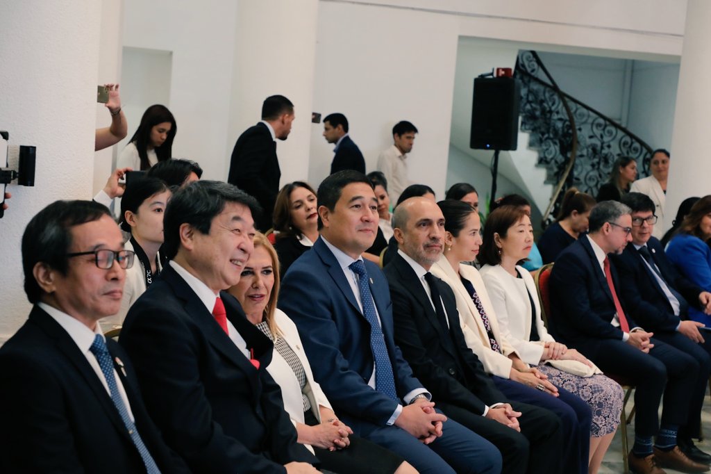 mreparaguay's tweet photo. Presentan agenda oficial por los 90 años de la inmigración japonesa al Paraguay.

➡️ https://t.co/r9ZDOfmFI4 https://t.co/hqXT9Adstn