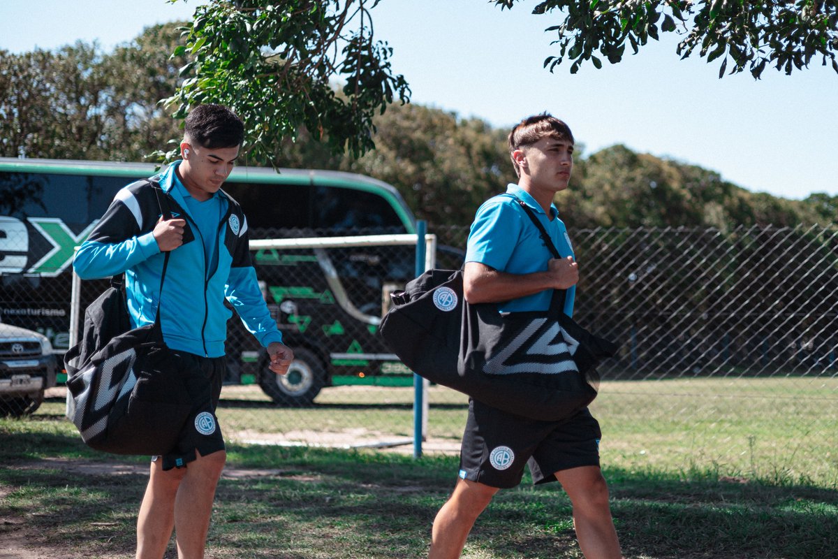 Belgrano's tweet photo. 👋🏟 ¡Llegaron los Piratas a la Ciudad Deportiva Pablo Aimar! 

#VamosLosPibes 🖤☠️ https://t.co/UEqJUadNyu