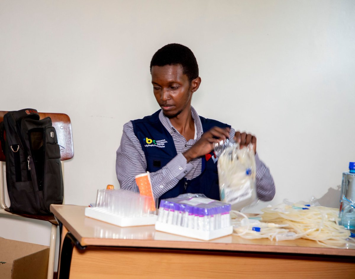 NMSAR_Rwanda's tweet photo. Donate Blood, Give a Second Chance to Critically Ill Patients🩸.

Today at @URRwamagana, @nmsar_rwamagana in collaboration with @RBCRwanda Rwamagana Transfusion Center conducted a blood donation drive on campus. Blood was collected from students, staff and cleaners. 
@RNMU1 https://t.co/gNZFDxJnCd