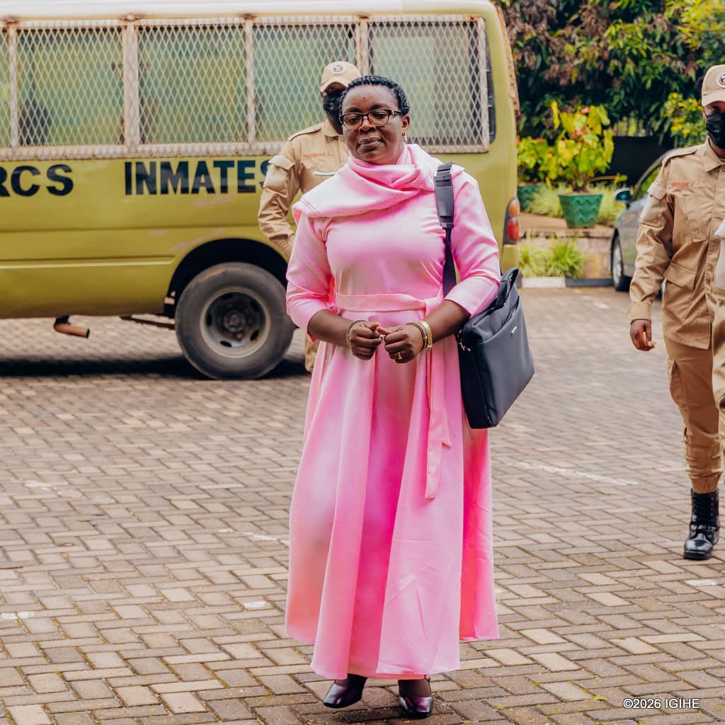 Soutien à #VictoireIngabire, figure de l’opposition rwandaise et voix engagée pour le pluralisme politique et le respect des droits fondamentaux et contre la dictature de <a href="/PaulKagame/">Paul Kagame</a> et son <a href="/rpfinkotanyi/">FPR-Inkotanyi</a>
La liberté d’expression, le dialogue démocratique et la justice sont des