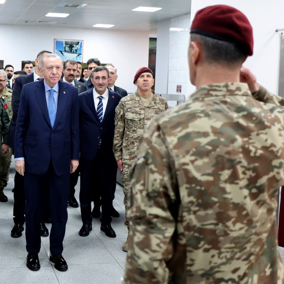 Başkomutanımız Özel Kuvvetler Komutanlığı’nda… 🇹🇷