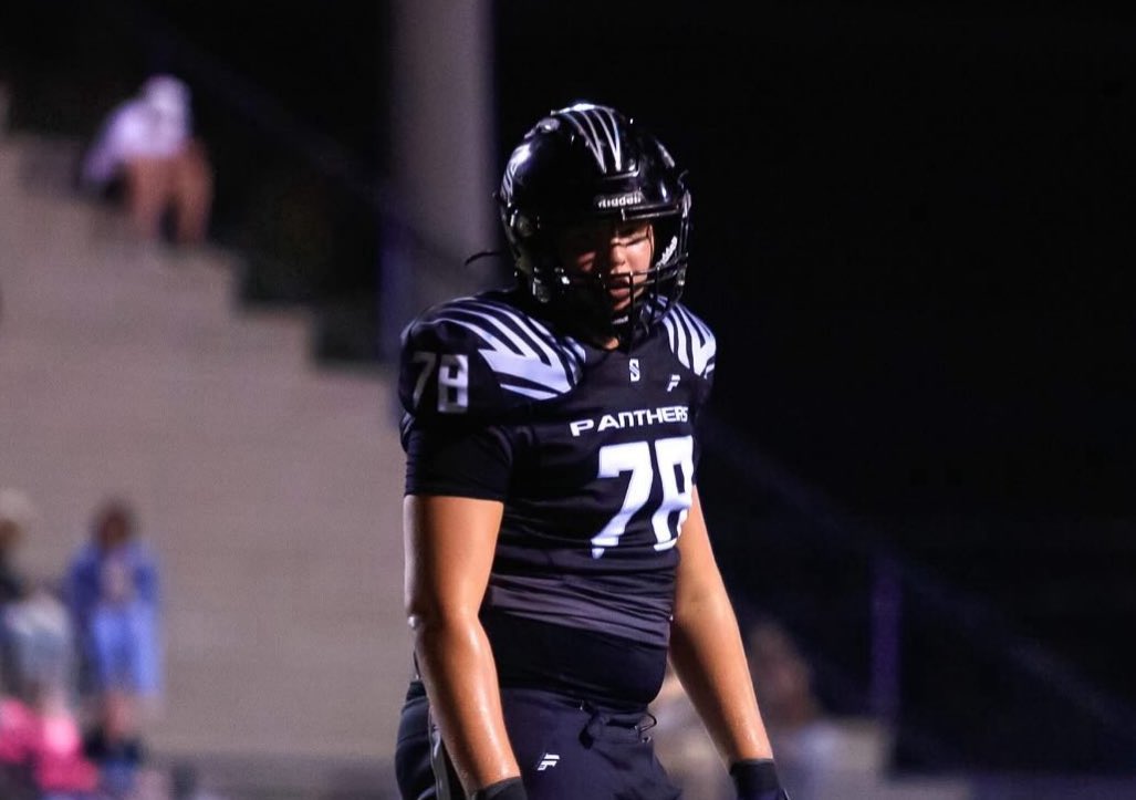 itsbrookscrew's tweet photo. NEW: 2027 OT Rance Brown (@RanceBrown10) has received an offer from Auburn and likes what he sees, he tells me for @AuburnOnSI. 

“It just means something more to them, and that means something more to me.”

Read the full interview (FREE) 👇
https://t.co/bUdvTgPzDU https://t.co/bi8jUe4m50