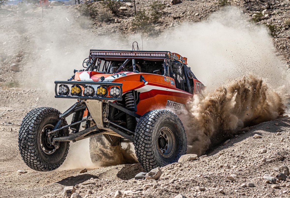 EBASports's tweet image. Rarely are all four wheels on the ground! 😮

Photos: @WHauserPhoto 

#Mint400 @FOXSports