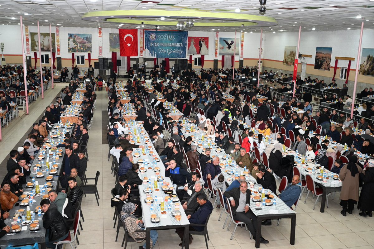 📍Kozluk

Kozluklu hemşehrilerimizle aynı sofrada buluşarak Ramazan’ın bereketini ve huzurunu birlikte paylaştık.

Birlik ve beraberliğimizin daha da güçlendiği bu güzel akşamda kıymetli hemşehrilerimizle hasbihâl etme imkânı bulduk.

Aynı duaya “âmin” dediğimiz, aynı sofrada