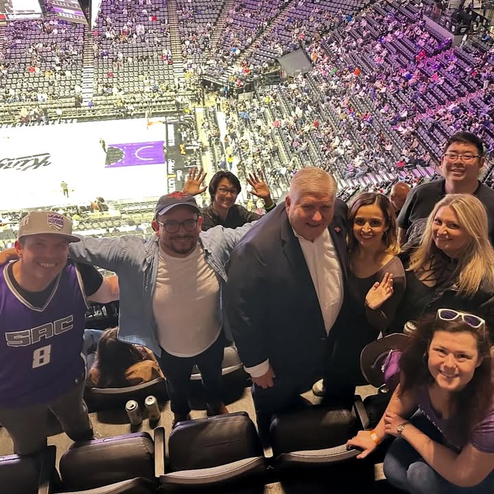 GaelAlumni's tweet image. Sacramento showed up! 👑 Gaels were treated like royalty at our first Saint Mary’s Night with the Sacramento Kings.