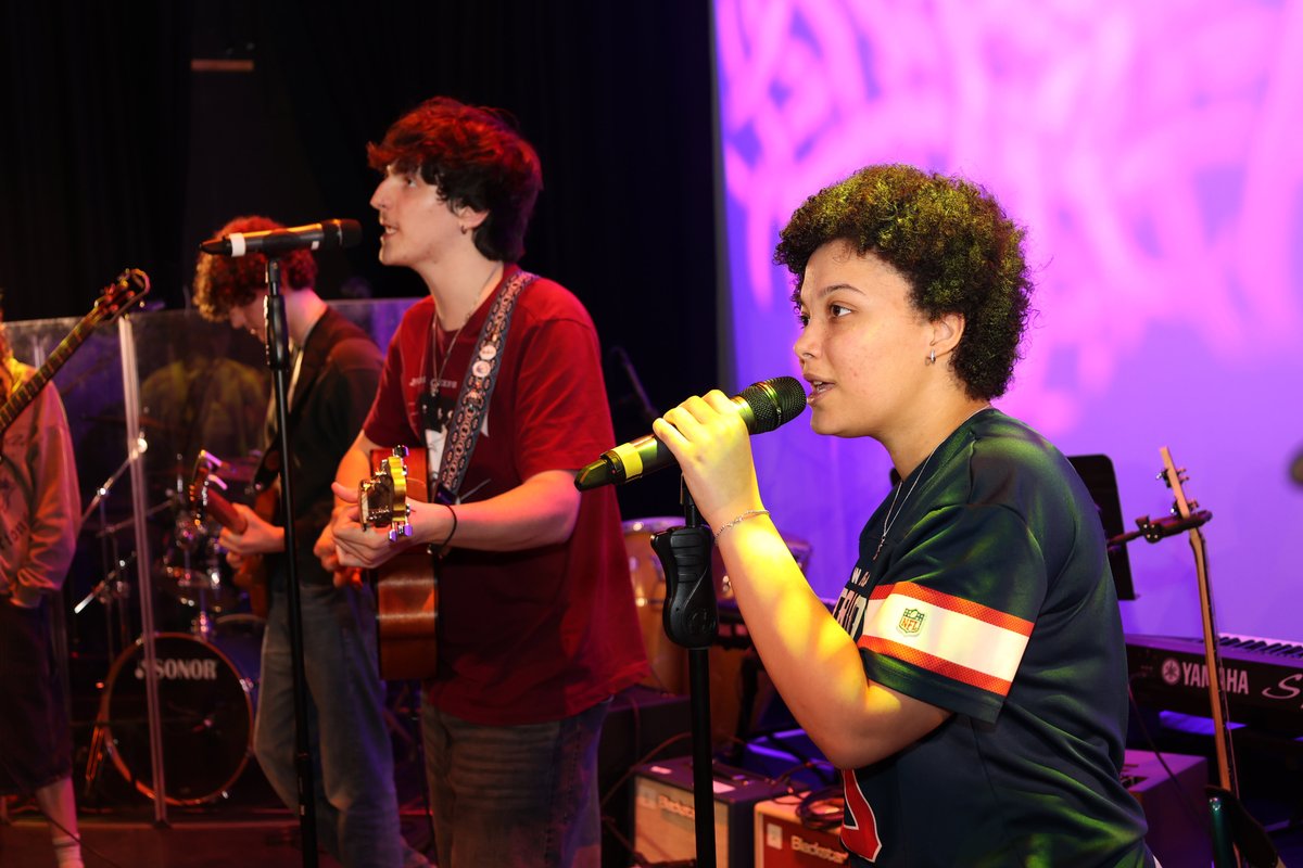 Runshaw College tweet media