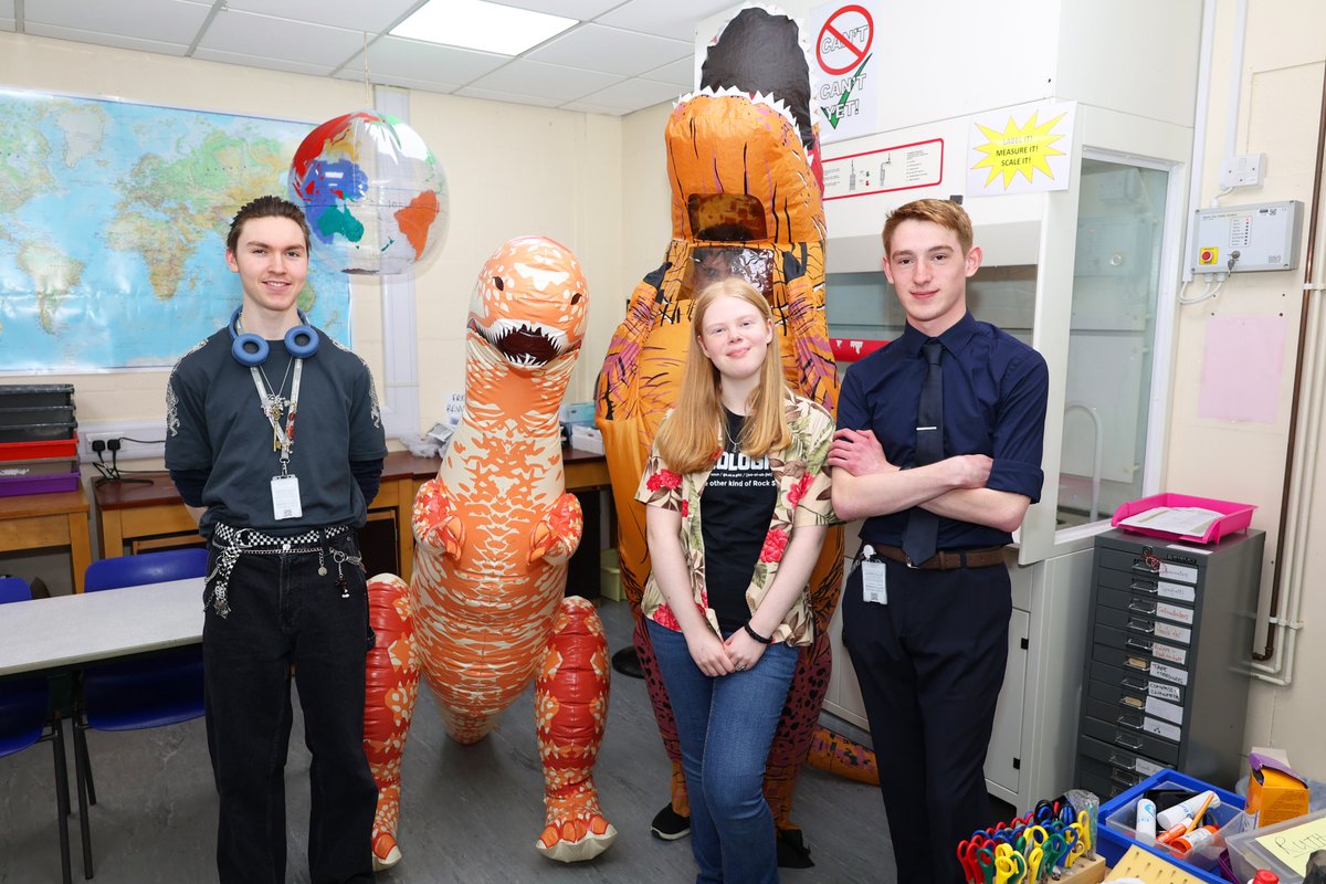 Runshaw College tweet media