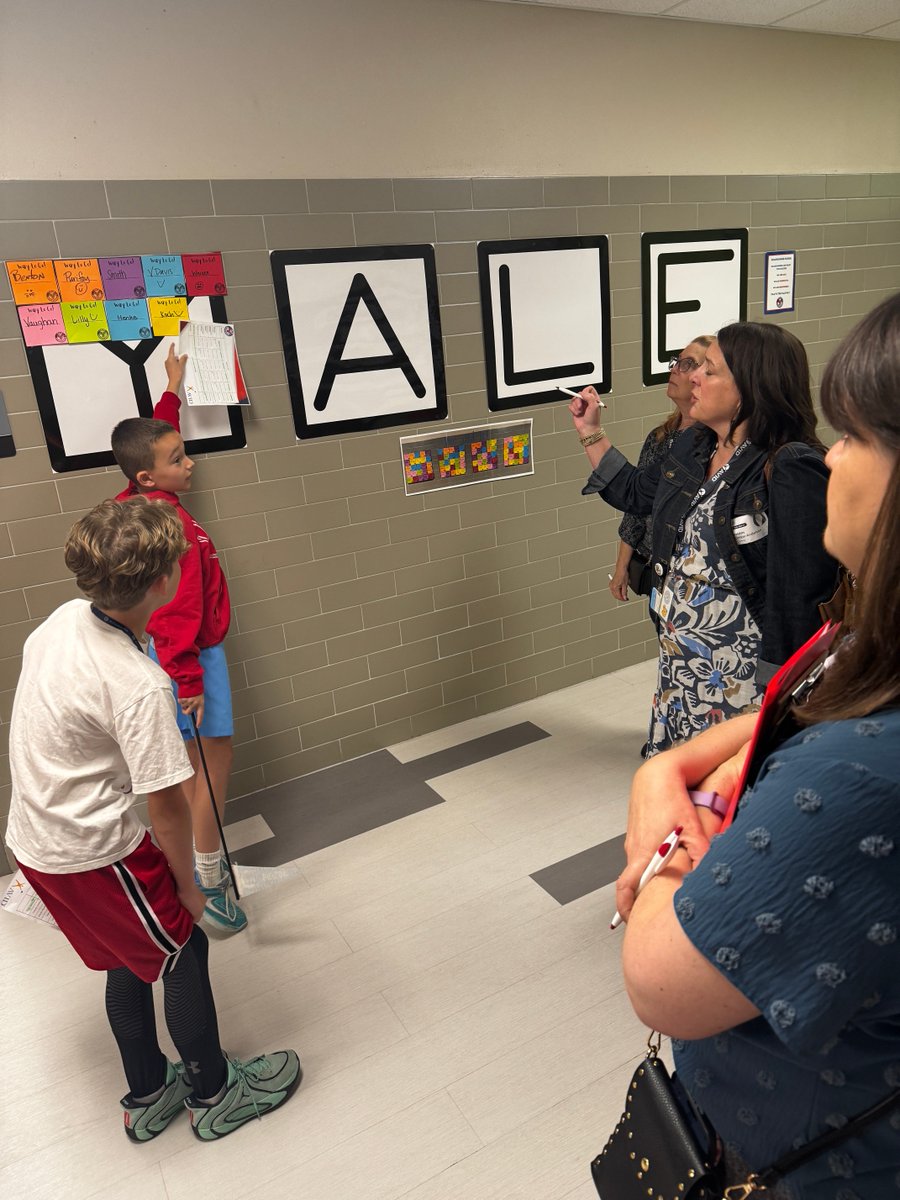 Holly Gordon tweet media