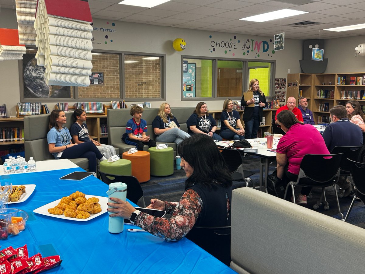 Holly Gordon tweet media