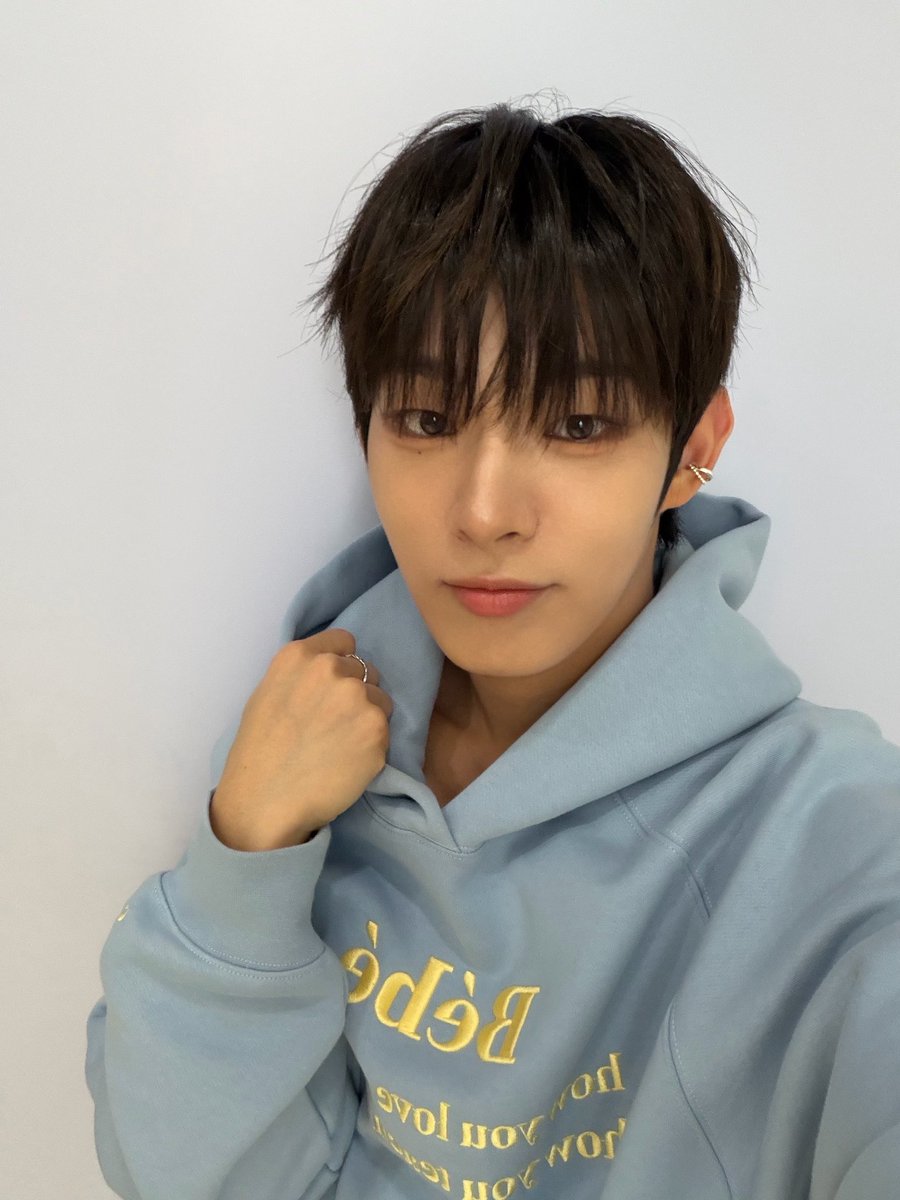 [🦊📱] 030426 • wєvєrsє updαtє • 1/2 this hoodies soft… but not softer ...