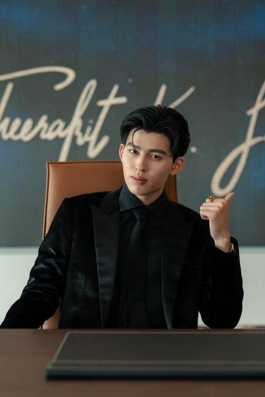 zayn malik for the girls and khun thee for the gays