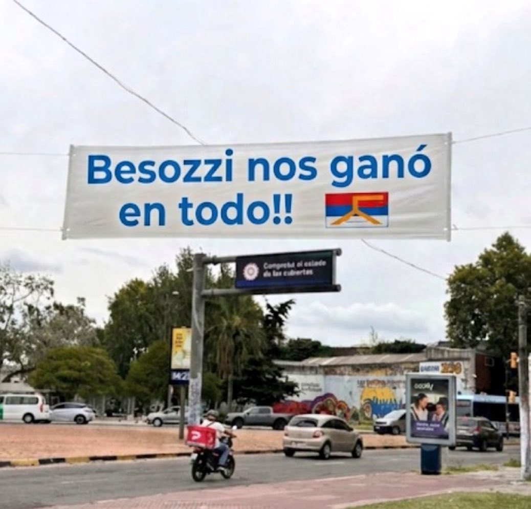 camboue's tweet photo. Otro pasacalle https://t.co/MTwqj1sKIO