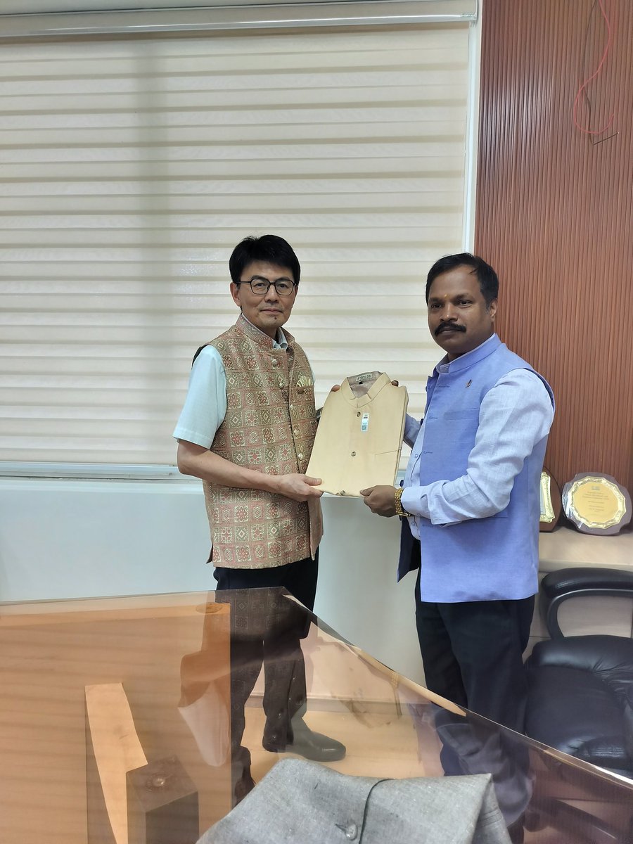 ISCBangalore's tweet photo. Dr. Shuichiro Tomita and Dr. Ryusei Waizumi, researchers from NARO, Japan visited the ISC office today on 4th March 2026  during their visit to CSB as part of the collaborative research project. Shri P. Sivakumar, SG, ISC welcomed and discussed on  ISC activities. https://t.co/YIKwBidCGJ