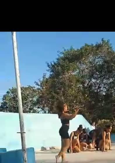 AlonsoDail58097's tweet photo. Los estudiantes de la escuela secundaria básica Manuel Ascunce Domenech,realizan un matutino especial.#SentirPinero  #educacionijv #Secundariabasicaijv. https://t.co/TmwiMYg8mi