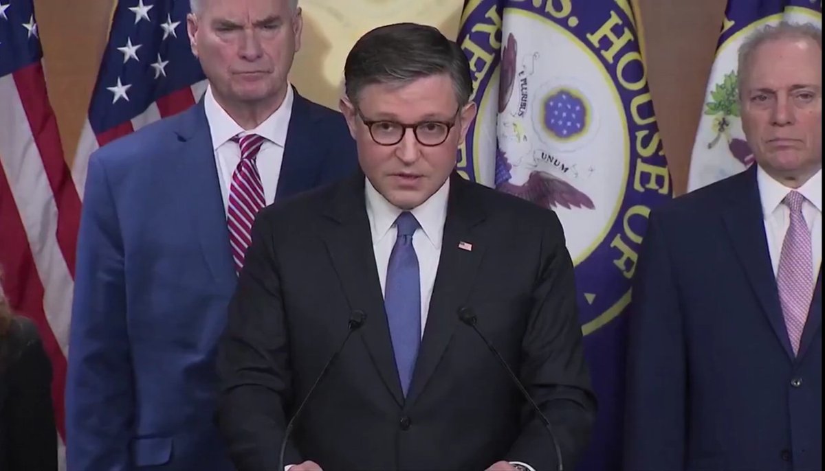 İnsanlık, ortaya saçılan sapkınlıkları karşısında adeta küçük dilini yutmuş durumda iken, #ABD Temsilciler Meclisi Başkanı #MikeJohnson, İslam için “sapkın din” diyebilecek kadar küstahlaşıyor.

Kahrolsun Amerika,
Kahrolsun siyonistler,
Kahrolsun emperyalistler...
#EpsteinFiles