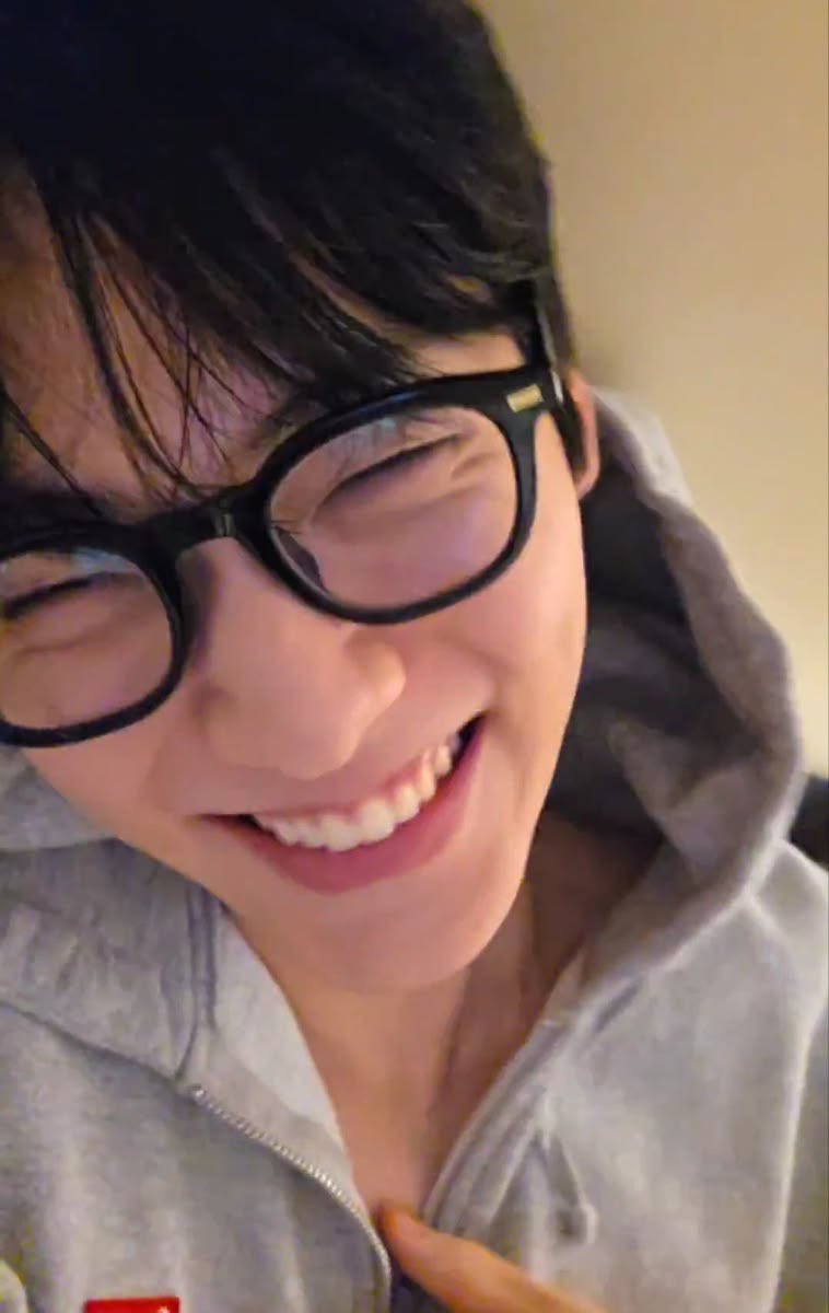 i don't think before i speak - #soogyu au 🐰🐻

sb has charmspeak: he can control minds and/or thoughts to favor him. he never tries to use it on purpose, but sometimes, it slips through. especially when someone likes him. cue his recent new next door neighbor &amp; coworker: bg.