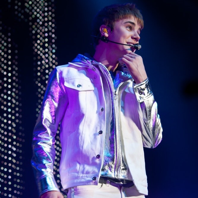 Justin Bieber performing for My World Tour at National Indoor Arena in Birmingham, England 
(March 5, 2010)